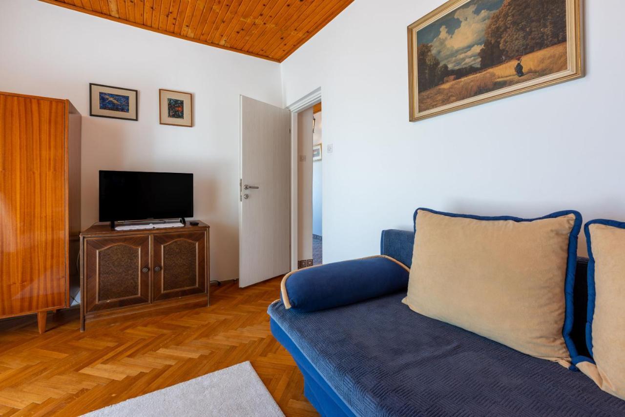 Apartments Hinic Selce Exterior photo