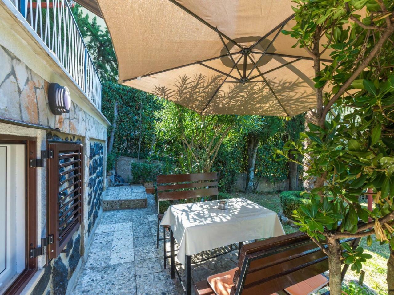 Apartments Hinic Selce Exterior photo