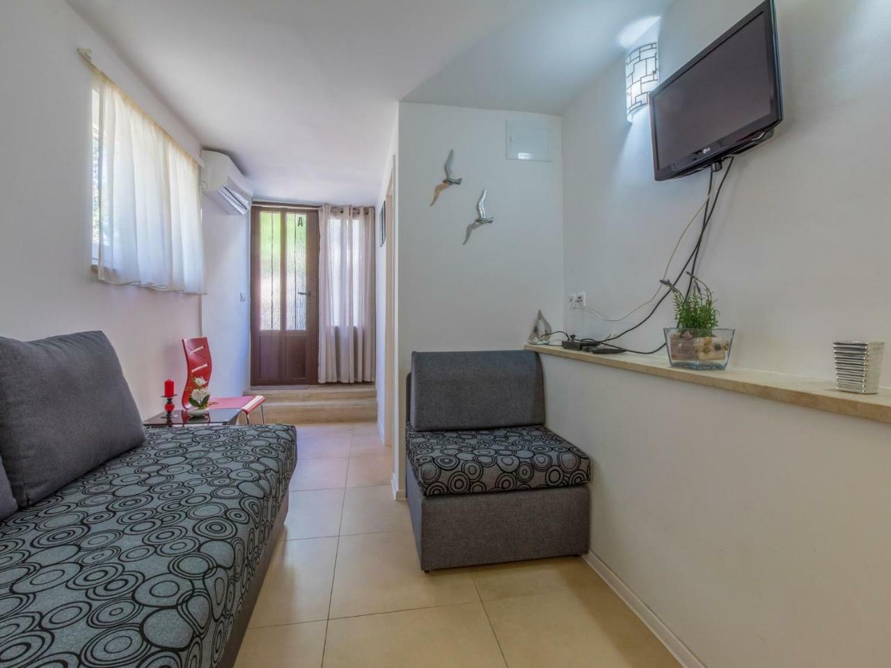 Apartments Hinic Selce Exterior photo